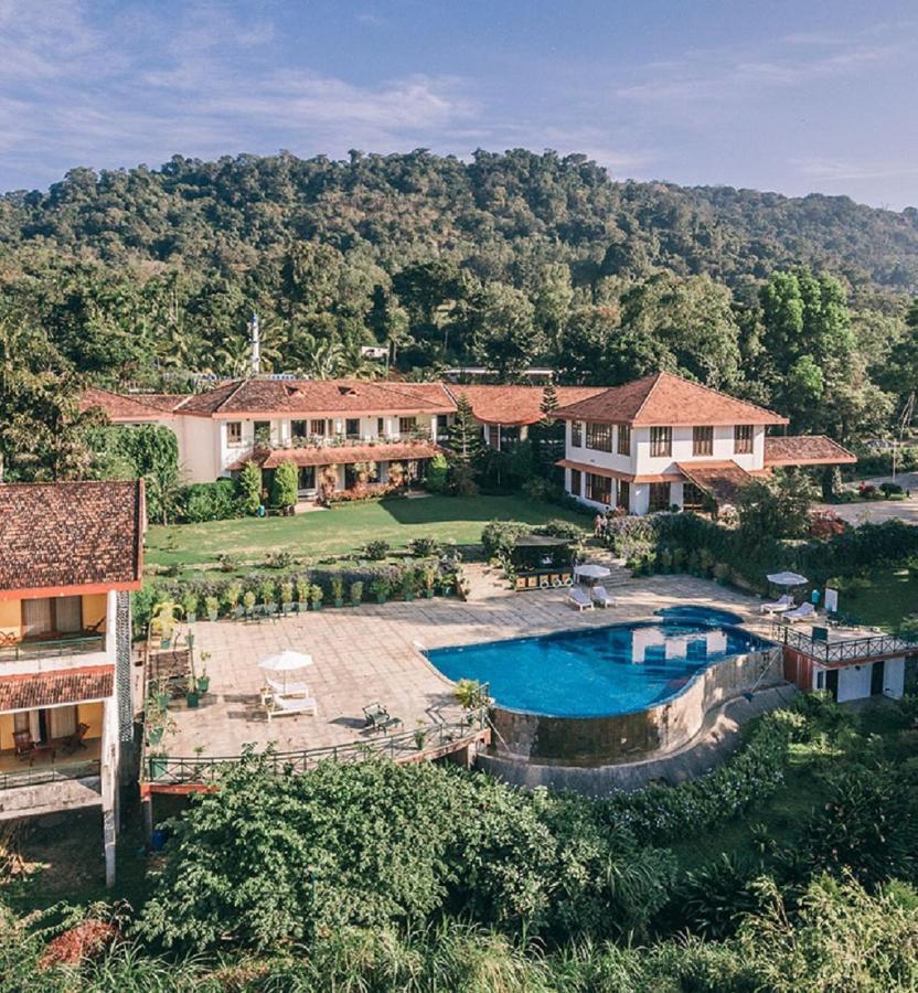 Amritara Ambatty Greens Resort Virajpet Exteriör bild