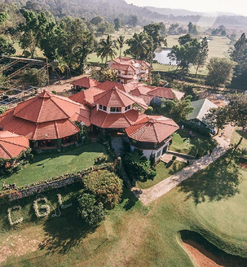 Amritara Ambatty Greens Resort Virajpet Exteriör bild