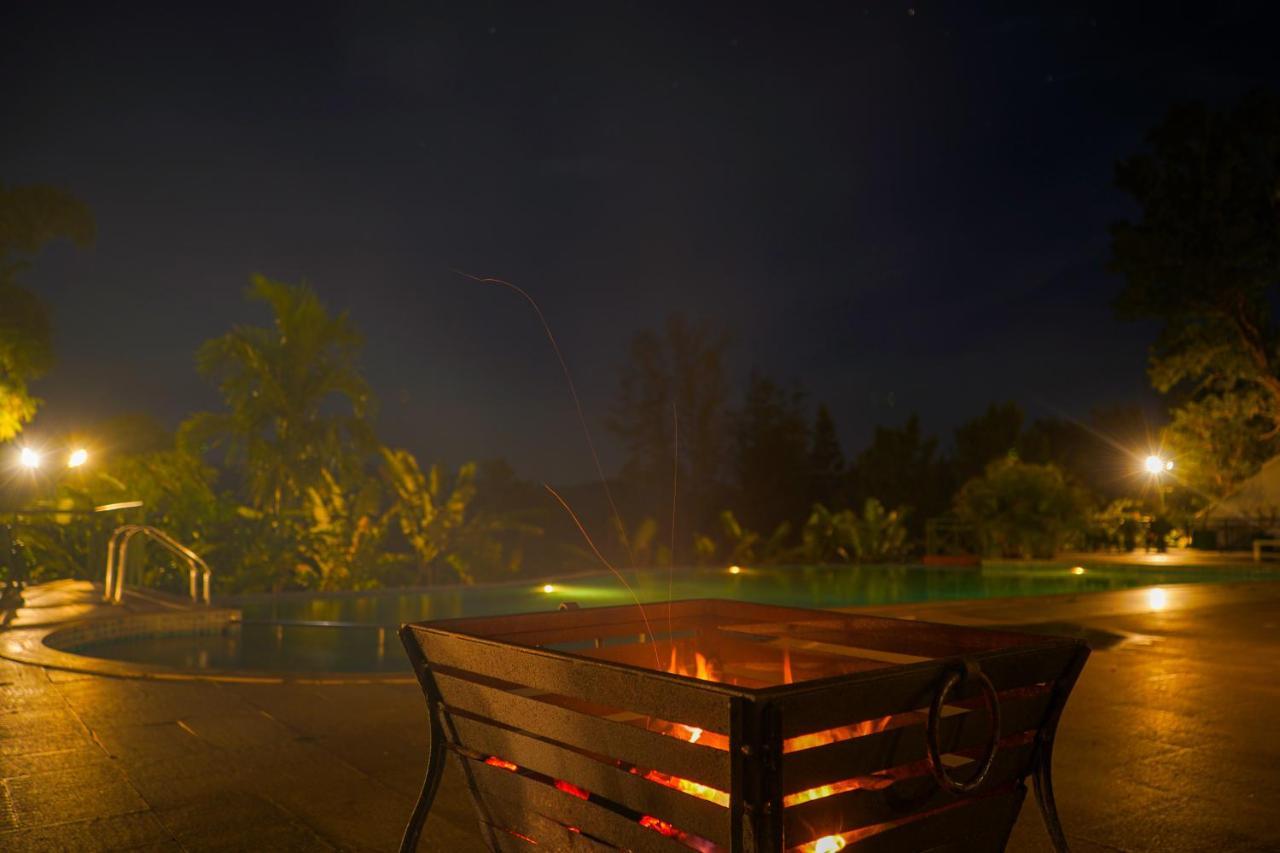 Amritara Ambatty Greens Resort Virajpet Exteriör bild
