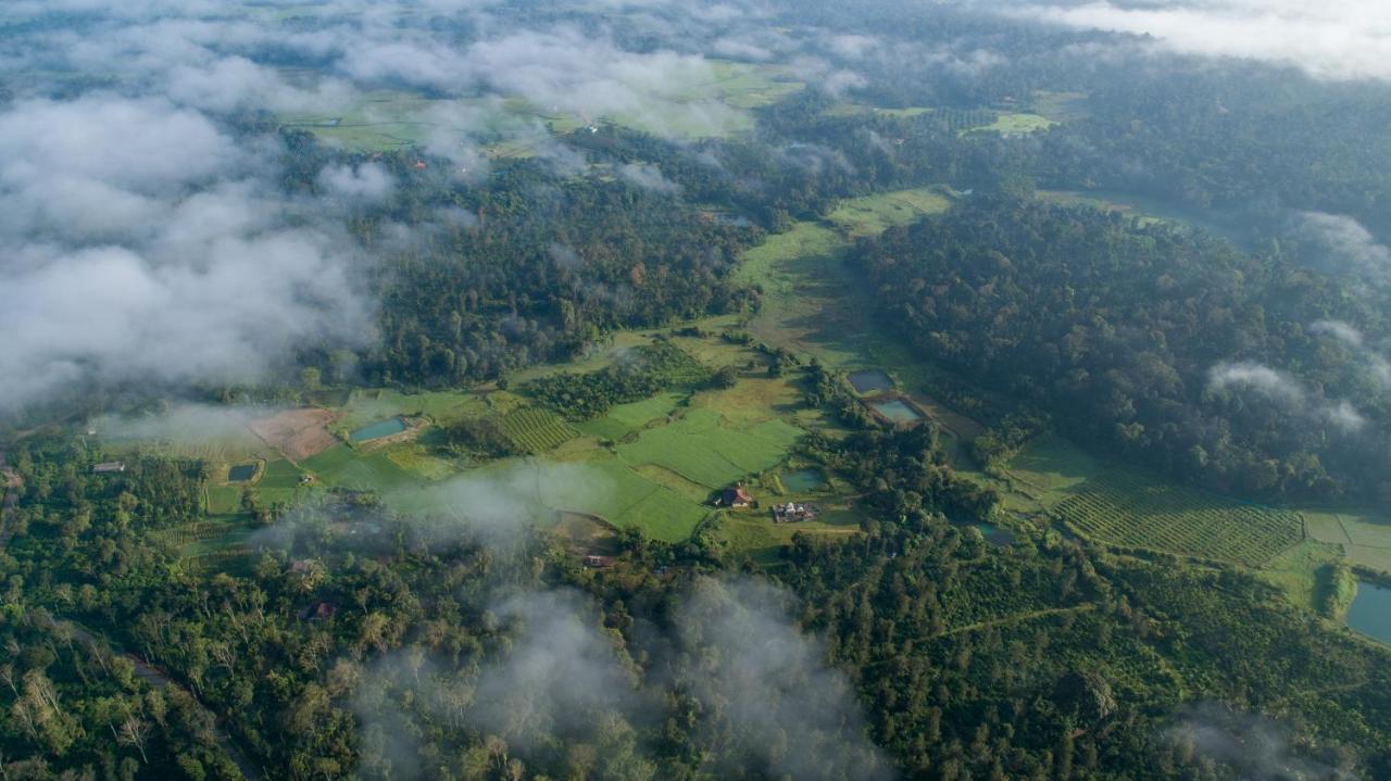 Amritara Ambatty Greens Resort Virajpet Exteriör bild