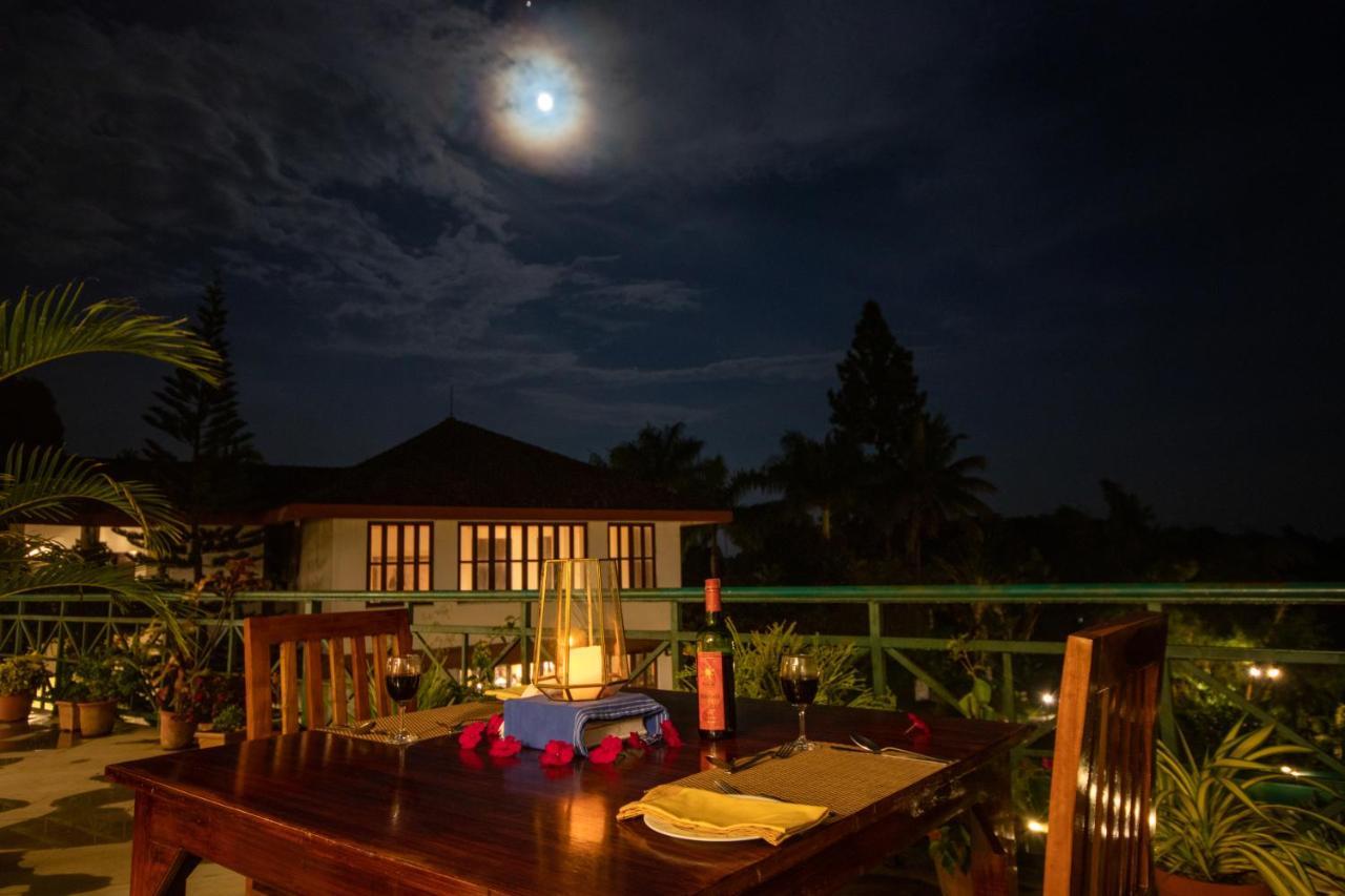 Amritara Ambatty Greens Resort Virajpet Exteriör bild