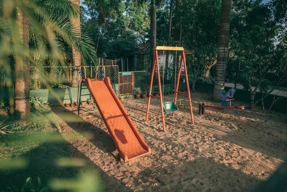 Amritara Ambatty Greens Resort Virajpet Exteriör bild