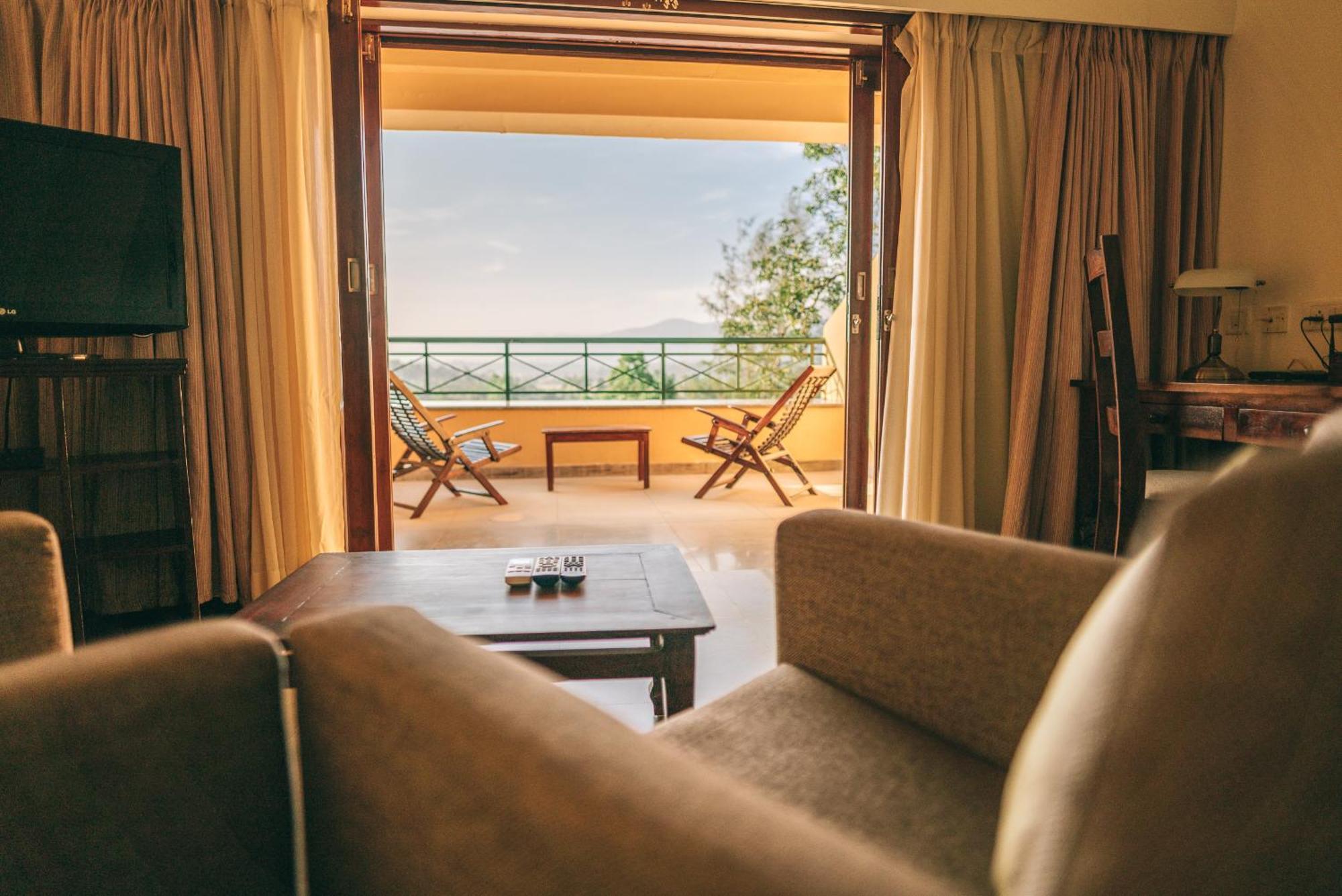 Amritara Ambatty Greens Resort Virajpet Exteriör bild